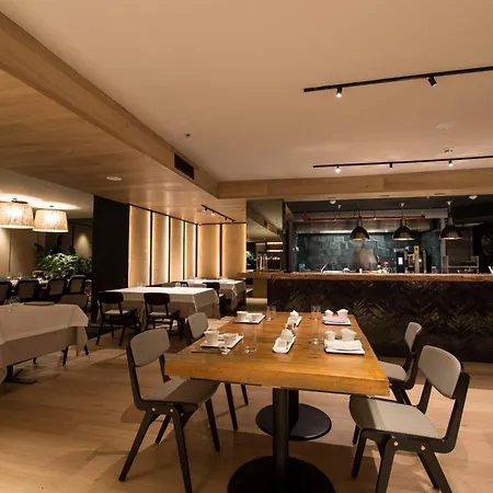Hotel Zenit Convento San Martin 4*